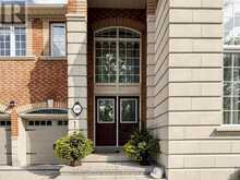 40 GEMINI CRESCENT | Richmond Hill Ontario | Slide Image Three