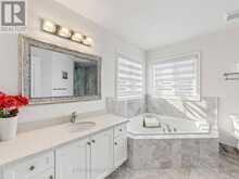 40 GEMINI CRESCENT | Richmond Hill Ontario | Slide Image Thirty