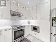 40 GEMINI CRESCENT | Richmond Hill Ontario | Slide Image Sixteen