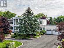 7 DEER RUN COURT | Richmond Hill Ontario | Slide Image Four