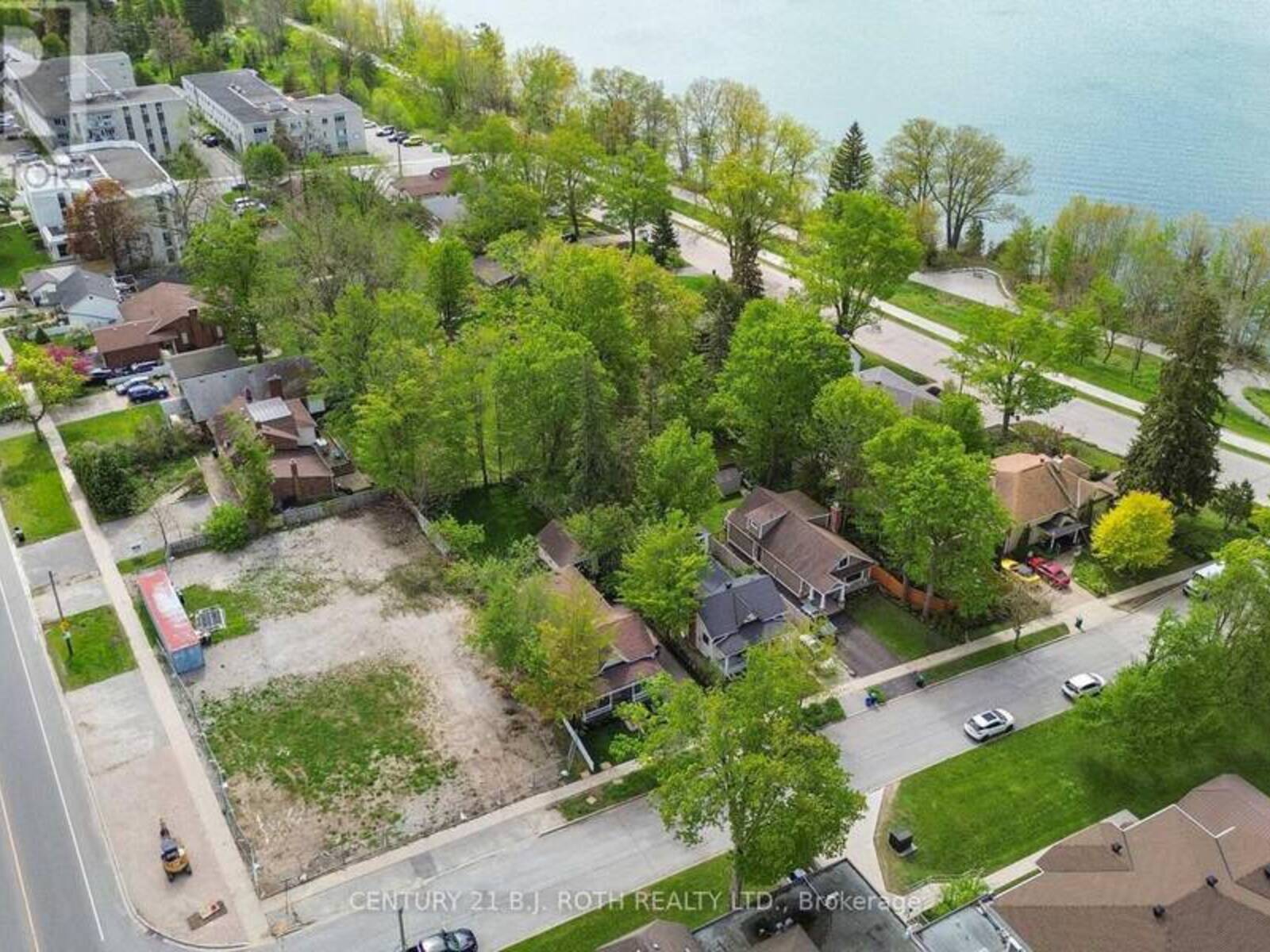 193 BLAKE STREET, Barrie, Ontario L4M 1K6