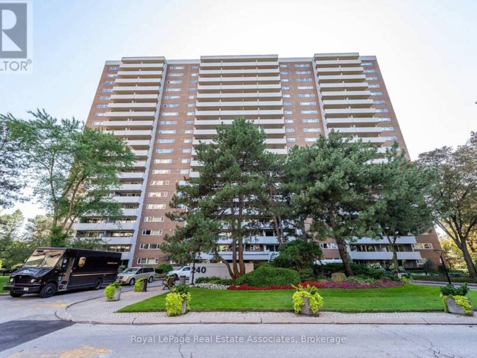 #1906 - 240 SCARLETT ROAD, Toronto, Ontario M6N 4X4