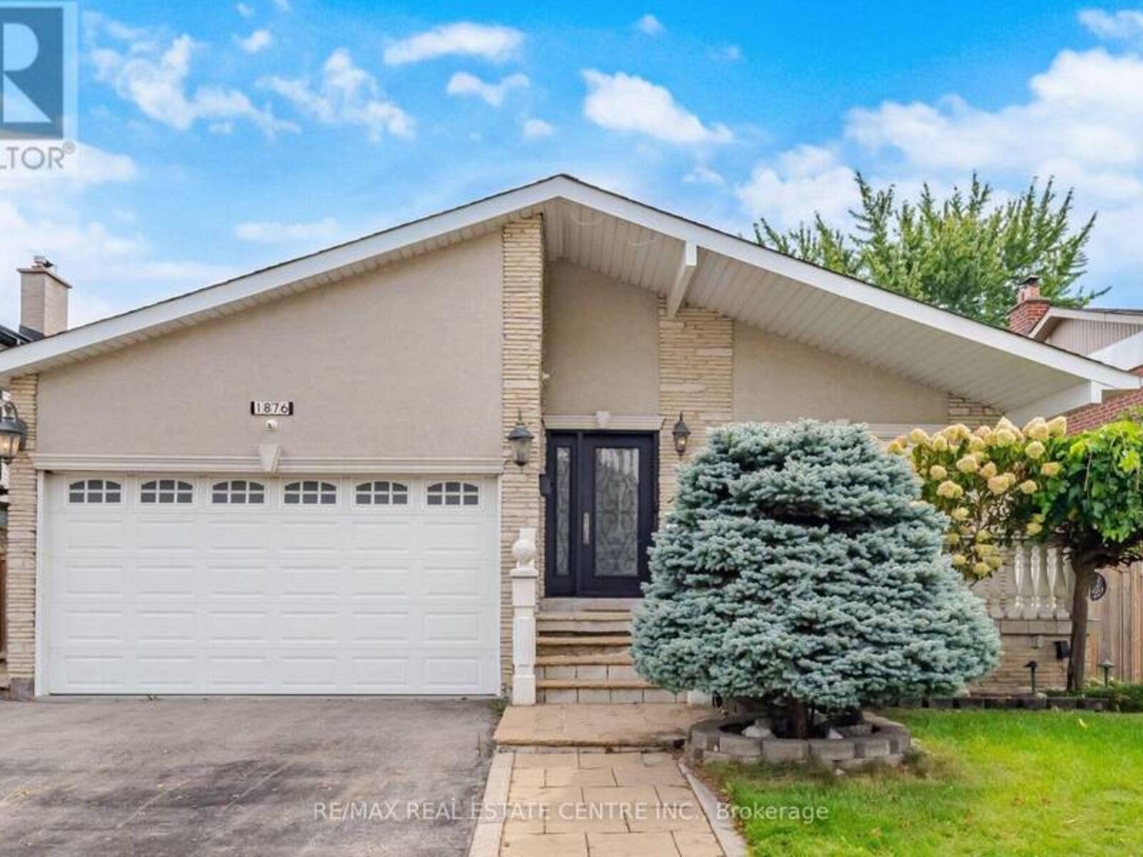 1876 BOUGH BEECHES BOULEVARD, Mississauga, Ontario L4W 2J3