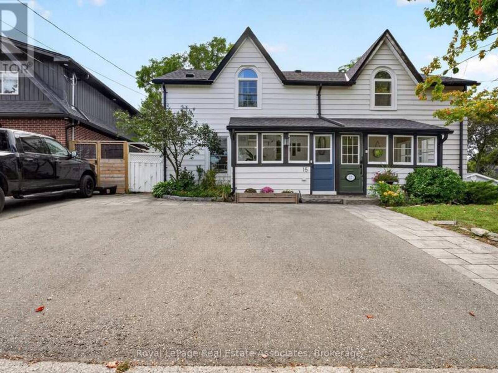 15 CHARLES STREET, Halton Hills, Ontario L7G 2Z1