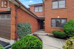 279 HICKORY CIRCLE | Oakville Ontario | Slide Image Four