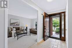 279 HICKORY CIRCLE | Oakville Ontario | Slide Image Five