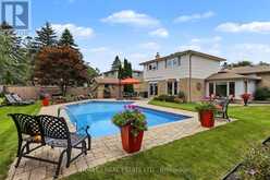 69 FAIRWAY DRIVE | Aurora Ontario | Slide Image Thirty-four