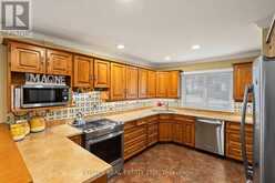 69 FAIRWAY DRIVE | Aurora Ontario | Slide Image Seven