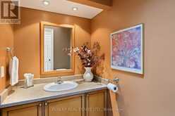 69 FAIRWAY DRIVE | Aurora Ontario | Slide Image Seventeen
