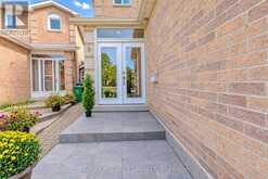 9 ASTER COURT | Brampton Ontario | Slide Image Five