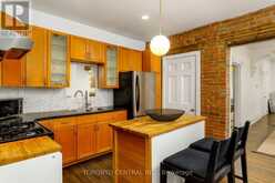 24 MANNING AVENUE | Toronto Ontario | Slide Image Ten