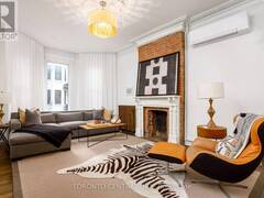 24 MANNING AVENUE Toronto Ontario, M6J 2K4