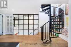 6 LITTLEHAYES LANE | Toronto Ontario | Slide Image Fifteen