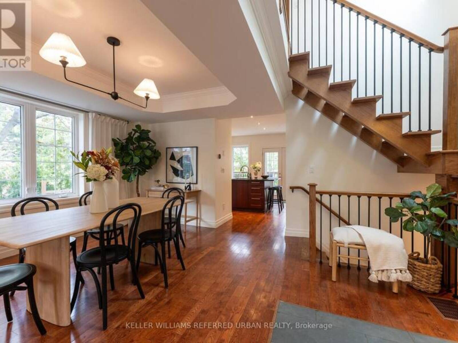 77 OAK PARK AVENUE, Toronto, Ontario M4C 4M4