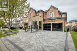 32 GRAPEVINE CIRCLE | Toronto Ontario | Slide Image One