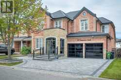 32 GRAPEVINE CIRCLE | Toronto Ontario | Slide Image Fifty