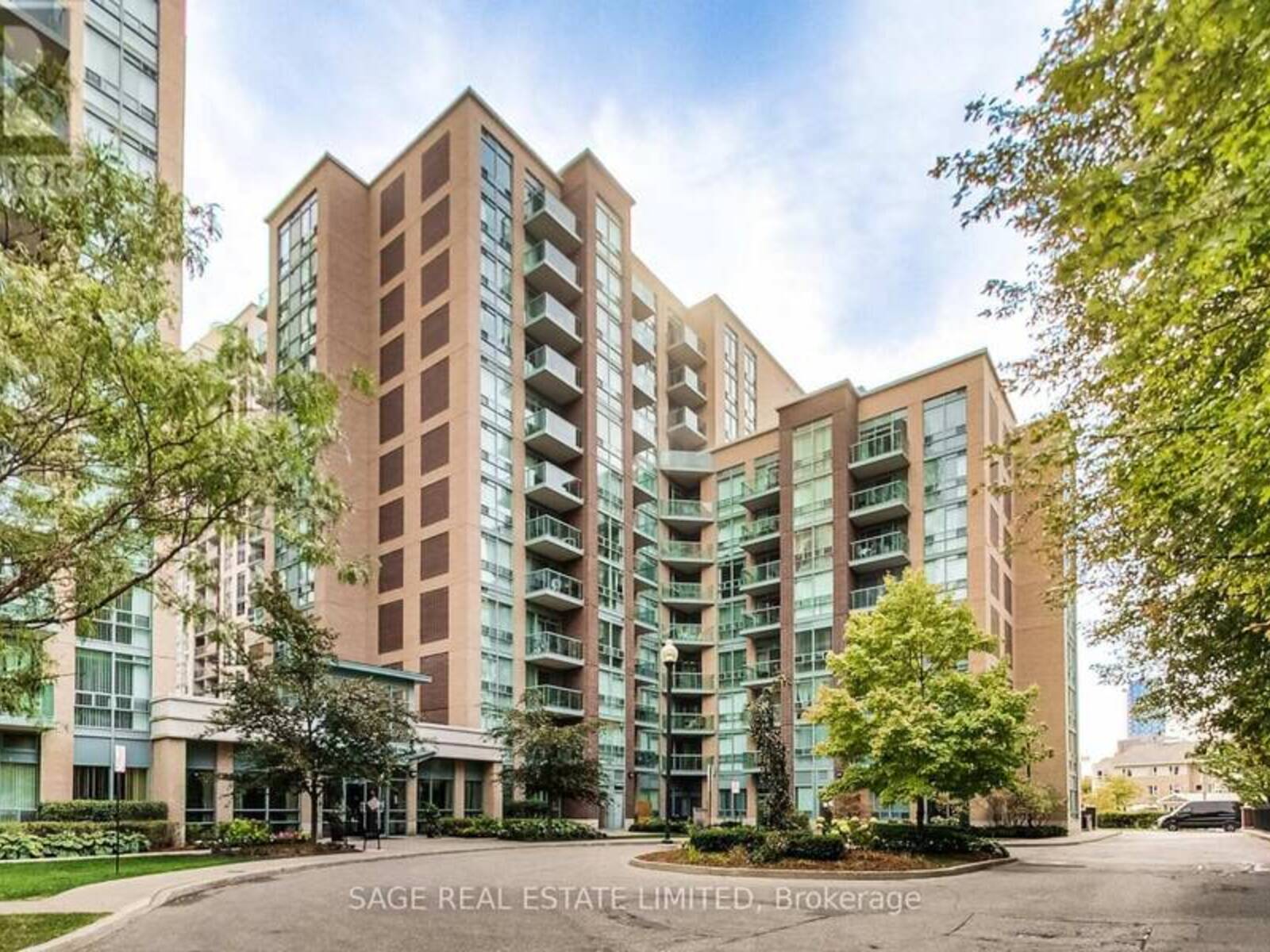 1206 - 9 MICHAEL POWER PLACE, Toronto, Ontario M9A 0A5