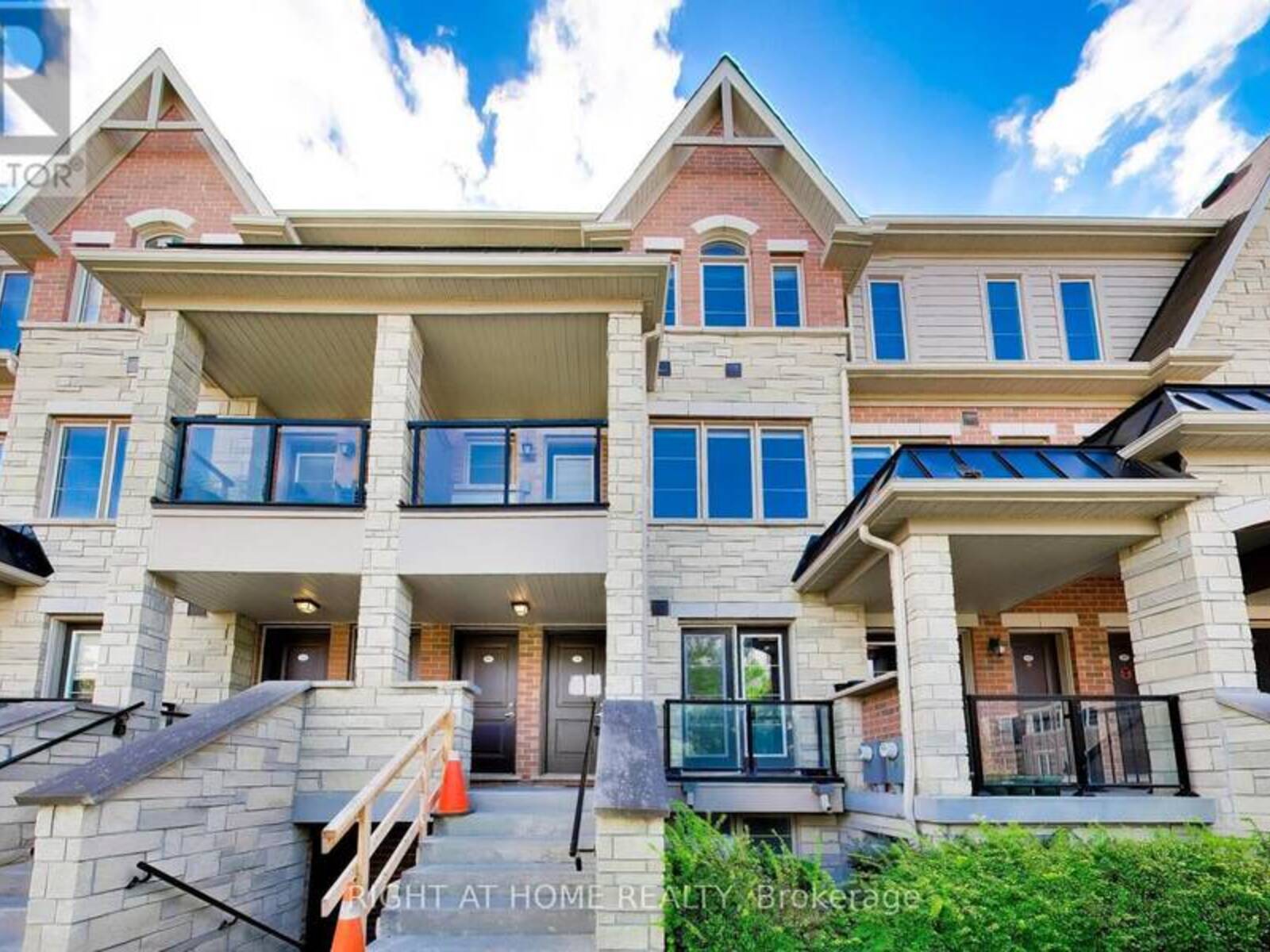 191 - 200 VETERANS DRIVE, Brampton, Ontario L7A 4S6