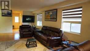 86 TURQUOISE CRESCENT | Brampton Ontario | Slide Image Four