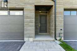 4 CLEAR VALLEY LANE | Hamilton Ontario | Slide Image Two