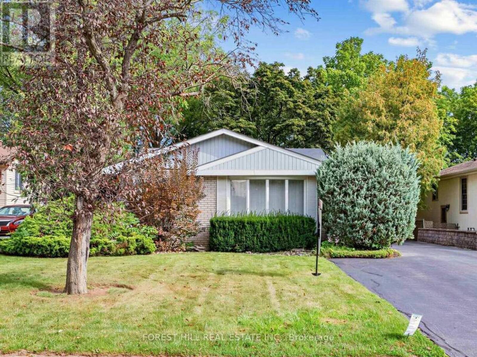 56 LITTLE JOHN ROAD, Dundas, Ontario L9H 4G7