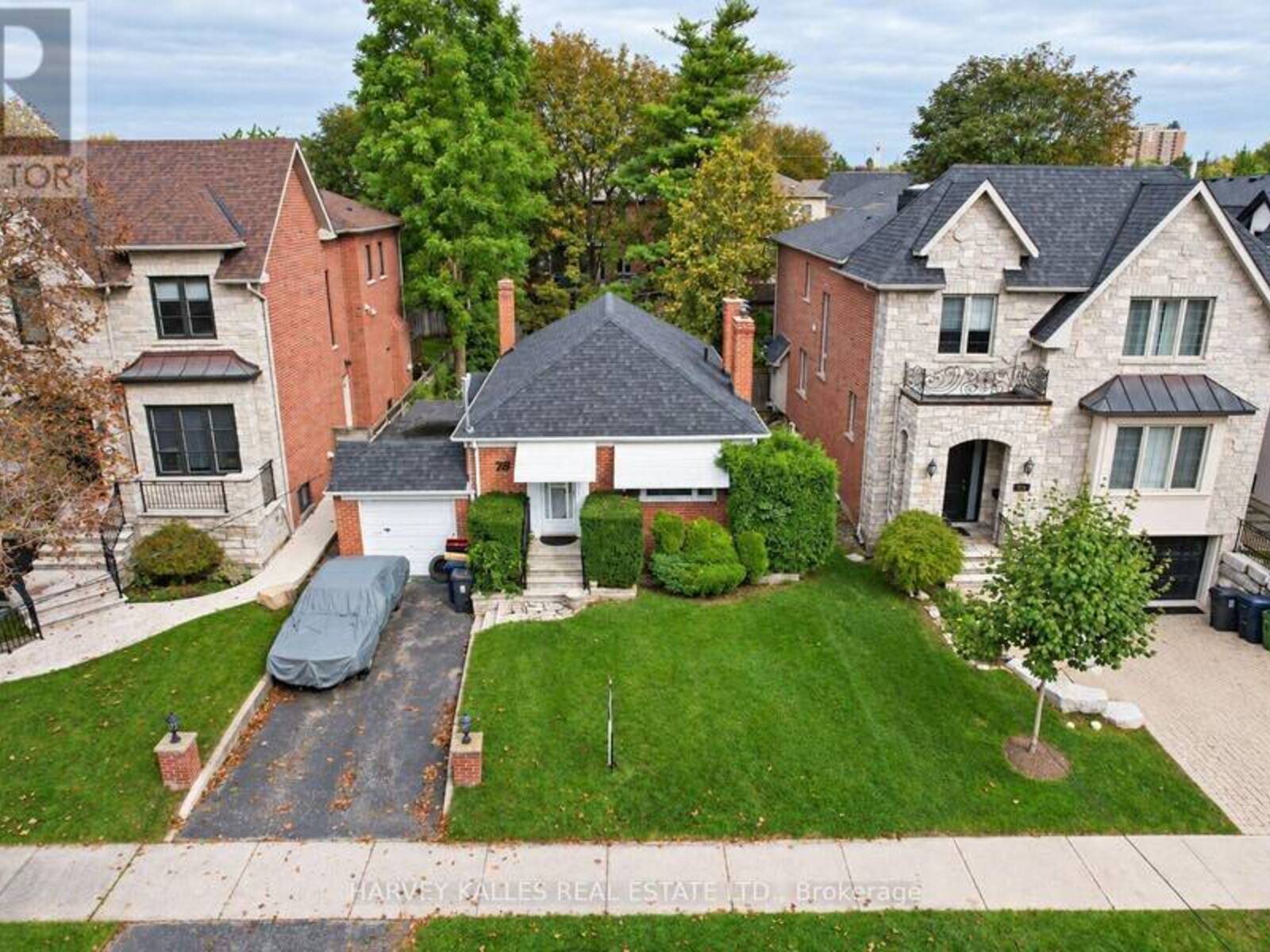 78 BANNOCKBURN AVENUE, Toronto, Ontario M5M 2N1
