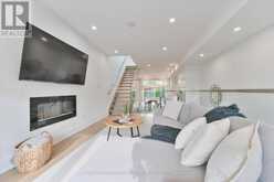 7A EVERETT CRESCENT | Toronto Ontario | Slide Image Six