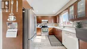 36 KEYSTAR COURT | Vaughan Ontario | Slide Image Nine