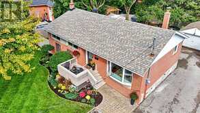 110 MURRAY DRIVE | Aurora Ontario | Slide Image Forty