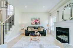 45 NAUGHTON DRIVE | Richmond Hill Ontario | Slide Image Twelve