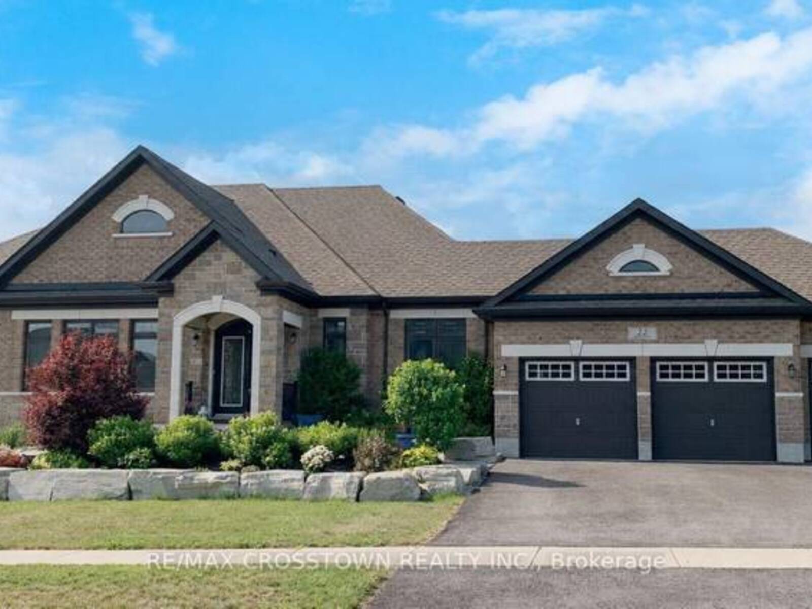 22 STEWART CRESCENT, Essa, Ontario L0L 2N0