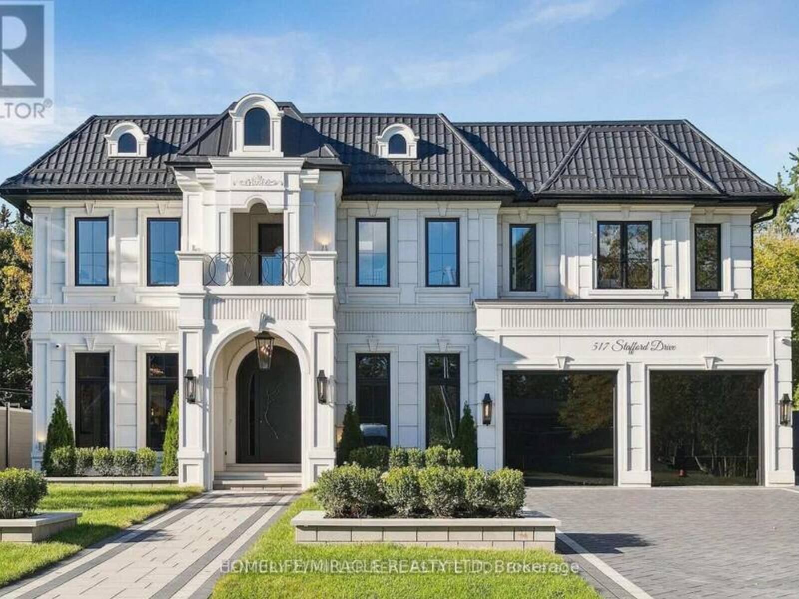517 STAFFORD DRIVE, Oakville, Ontario L6L 4M4