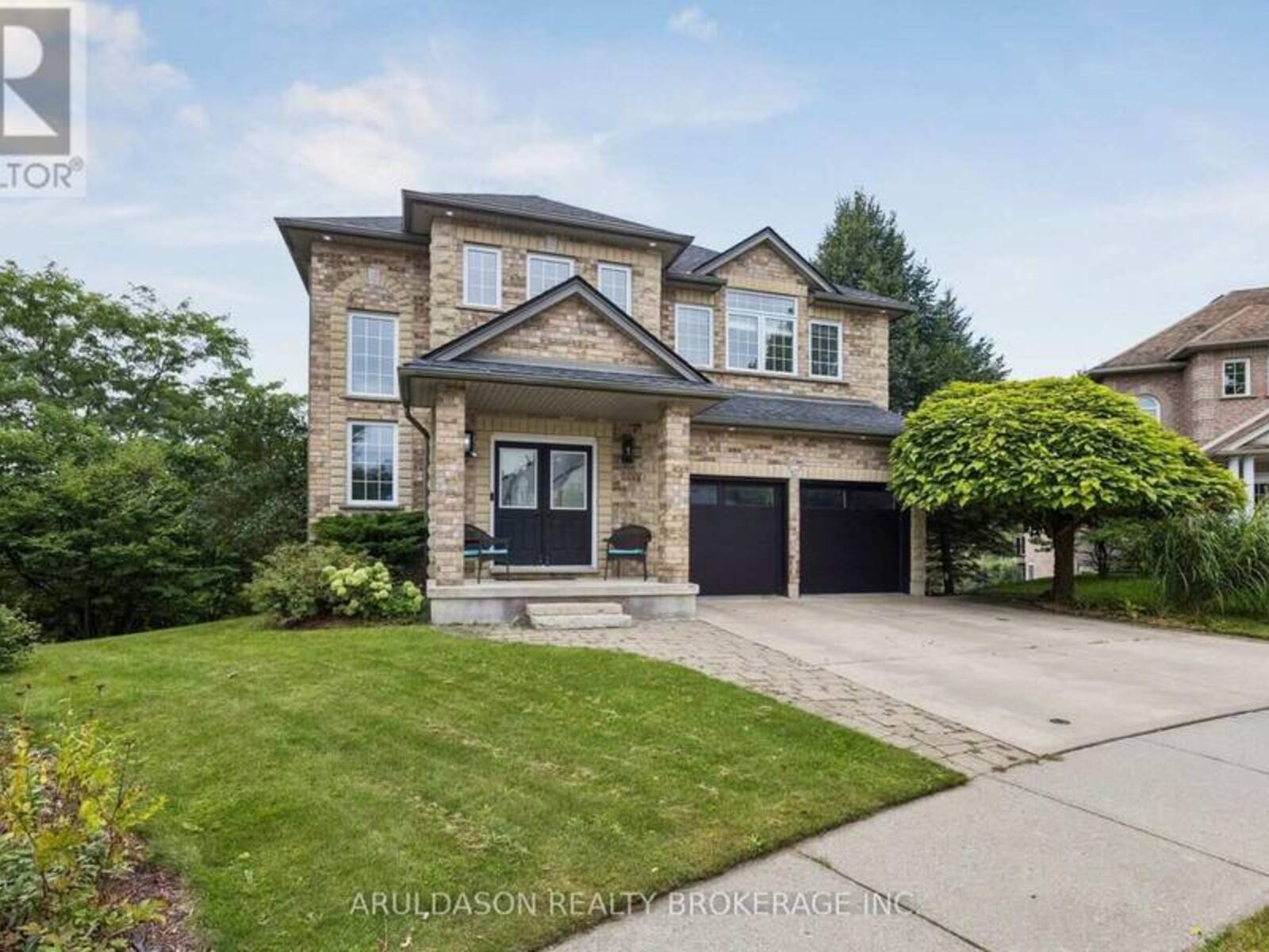 827 GREY ALDER COURT, Waterloo, Ontario N2V 2P2