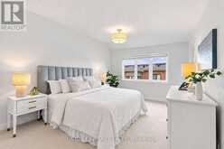 40 DARIOLE DRIVE | Richmond Hill Ontario | Slide Image Twelve