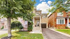 129 BEARE TRAIL | Newmarket Ontario | Slide Image One