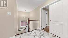 129 BEARE TRAIL | Newmarket Ontario | Slide Image Twenty-three