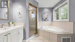 129 BEARE TRAIL | Newmarket Ontario | Slide Image Thirty