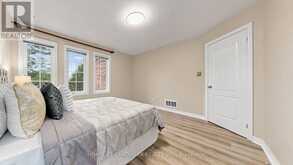 129 BEARE TRAIL | Newmarket Ontario | Slide Image Thirty-three
