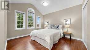 129 BEARE TRAIL | Newmarket Ontario | Slide Image Thirty-four