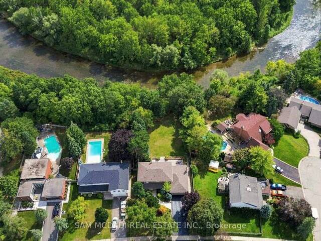 21 KENNINGHALL BOULEVARD Mississauga Ontario, L5N 1J5 - 4 Bedrooms Waterfront Home For sale