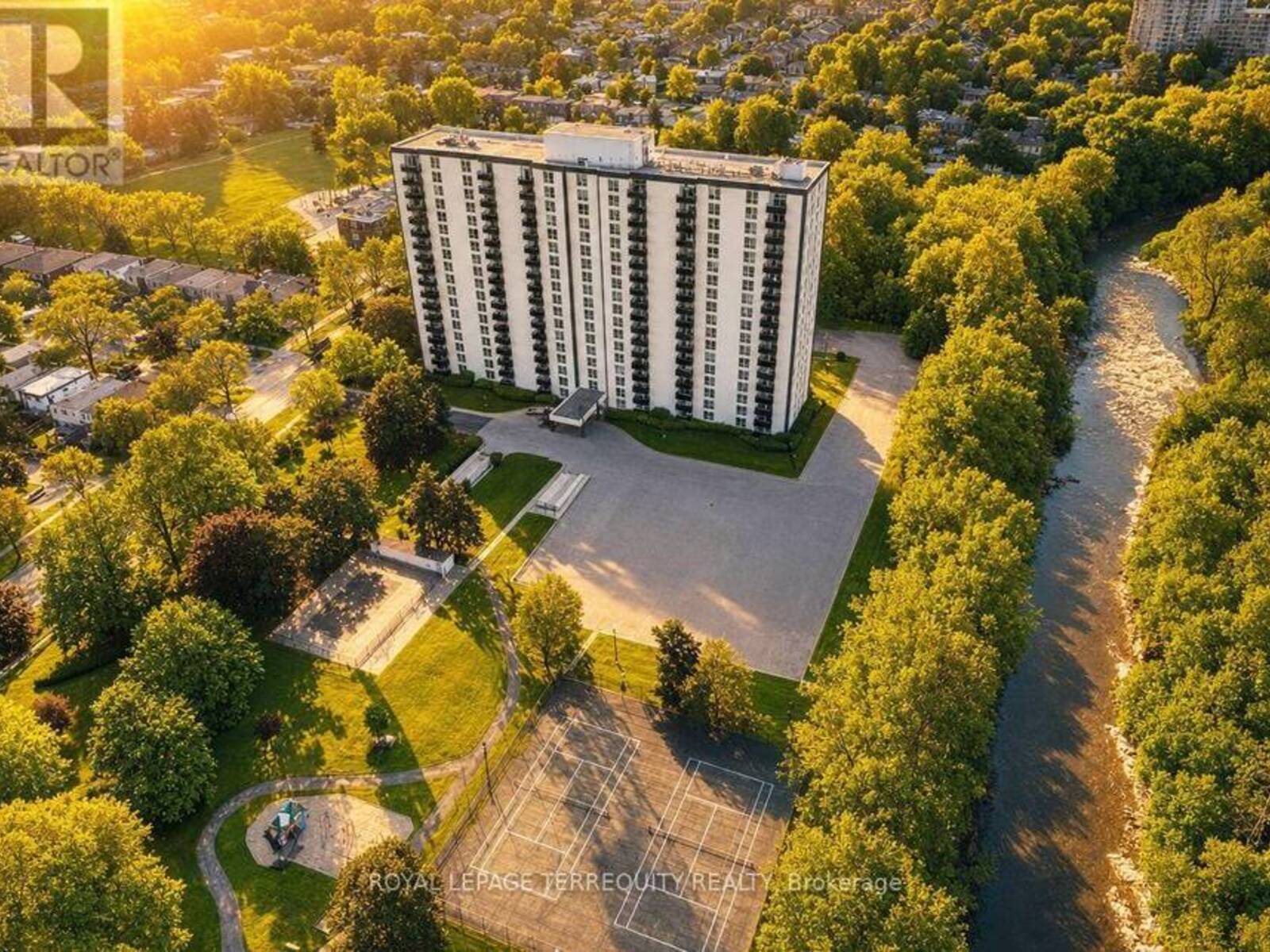 1901 - 420 MILL ROAD, Toronto, Ontario M9C 1Z1
