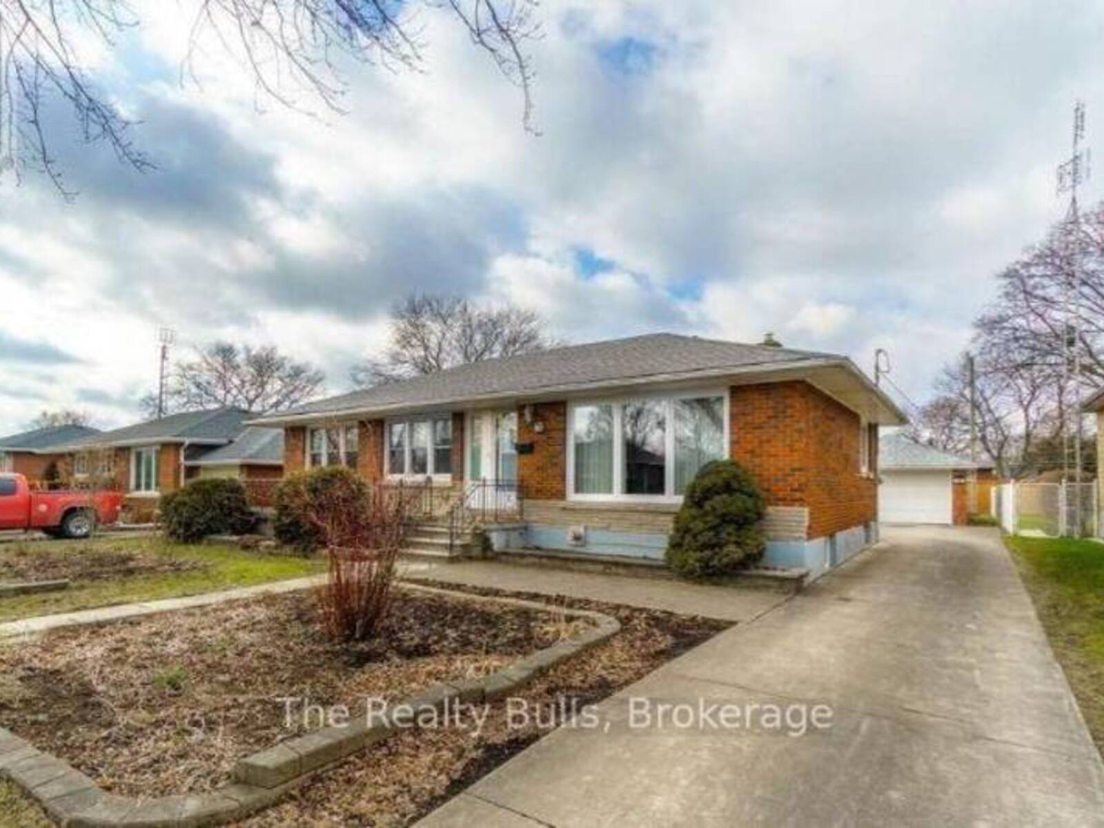 43 BARRON STREET, Welland, Ontario L3C 2K4