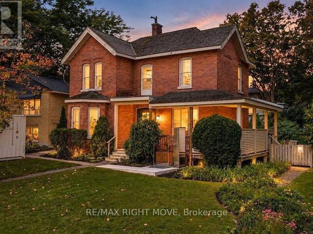 144 JARVIS STREET Orillia Ontario, L3V 2A6 - 4 Bedrooms Waterfront Home For sale