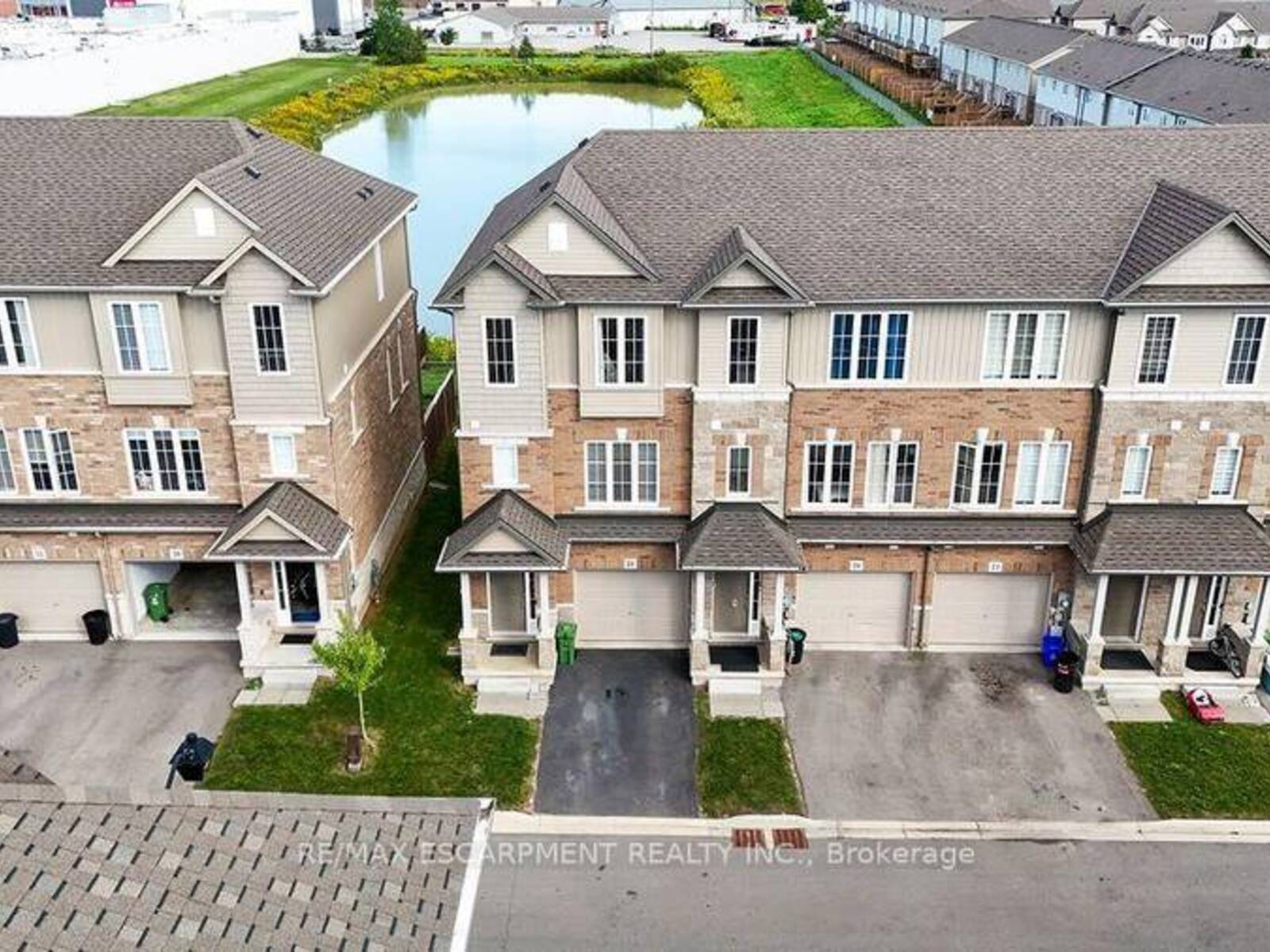 28 CANARY GRASS BOULEVARD, Hamilton, Ontario L0R 1P0