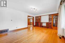 260 MOORE PARK AVENUE | Toronto Ontario | Slide Image Sixteen