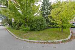 260 MOORE PARK AVENUE | Toronto Ontario | Slide Image Thirty-nine