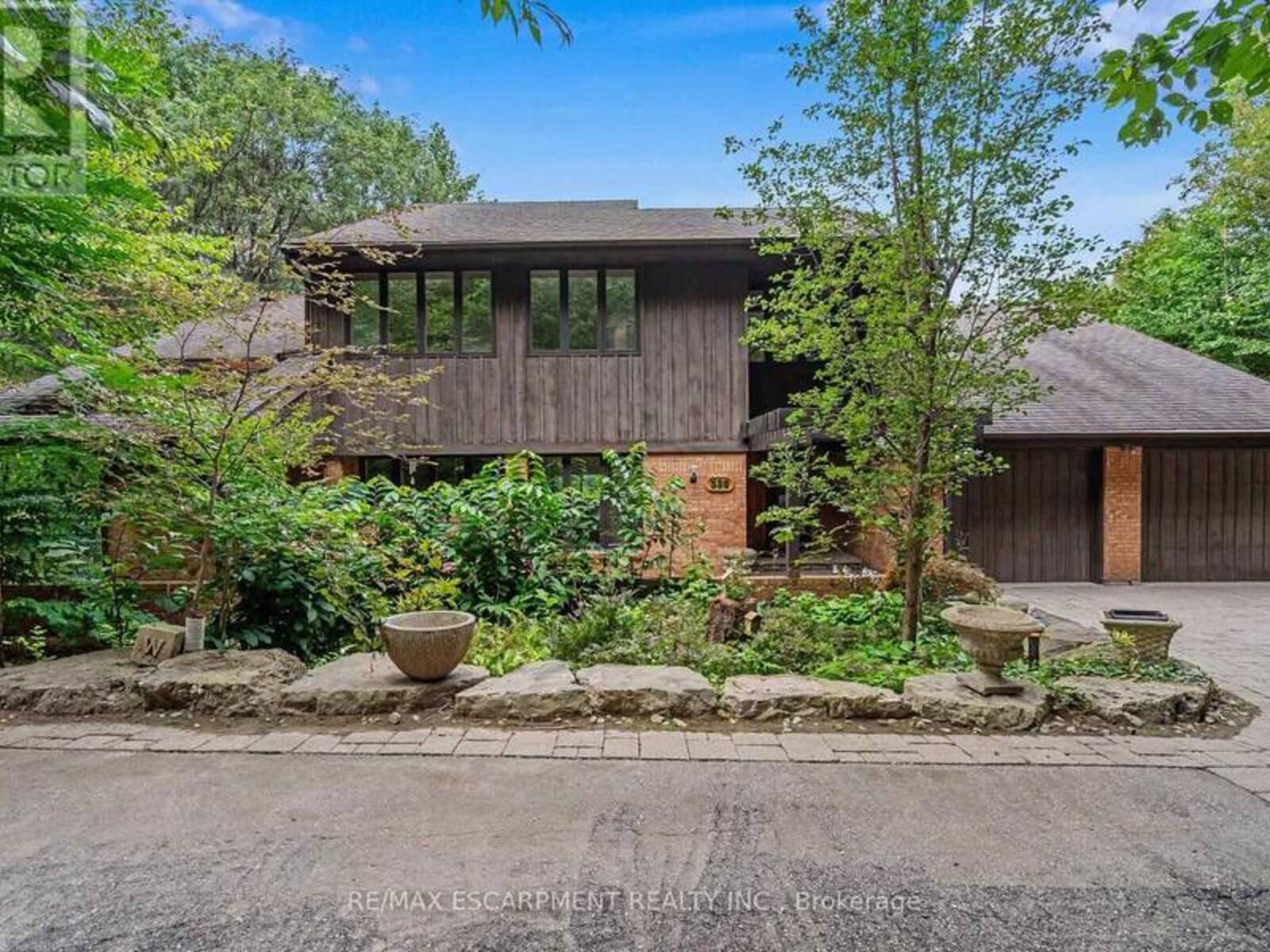 539 ONTARIO STREET, Ancaster, Ontario L9G 3E1