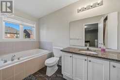 746 YARFIELD CRESCENT | Newmarket Ontario | Slide Image Ten
