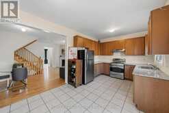 746 YARFIELD CRESCENT | Newmarket Ontario | Slide Image Six