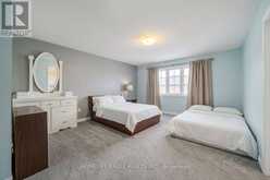 746 YARFIELD CRESCENT | Newmarket Ontario | Slide Image Nine